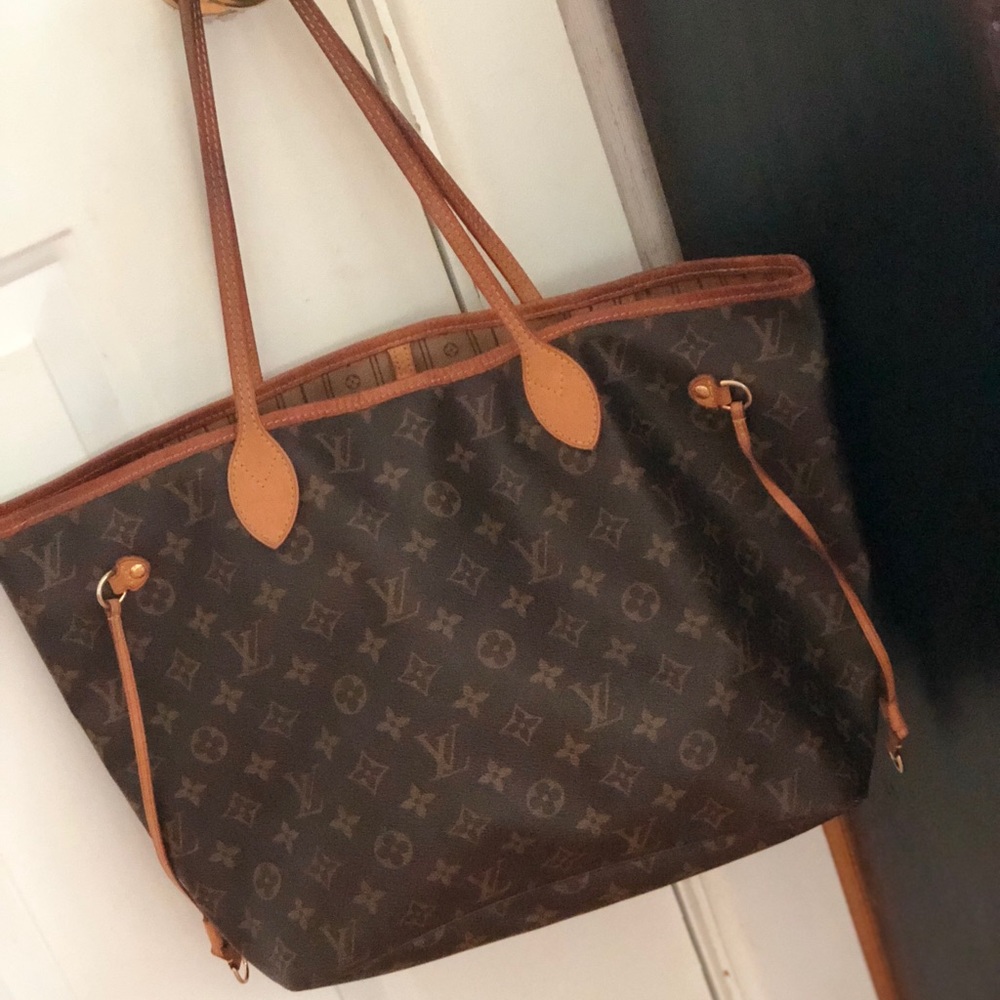 Authentic LV “Never Full” MM tote